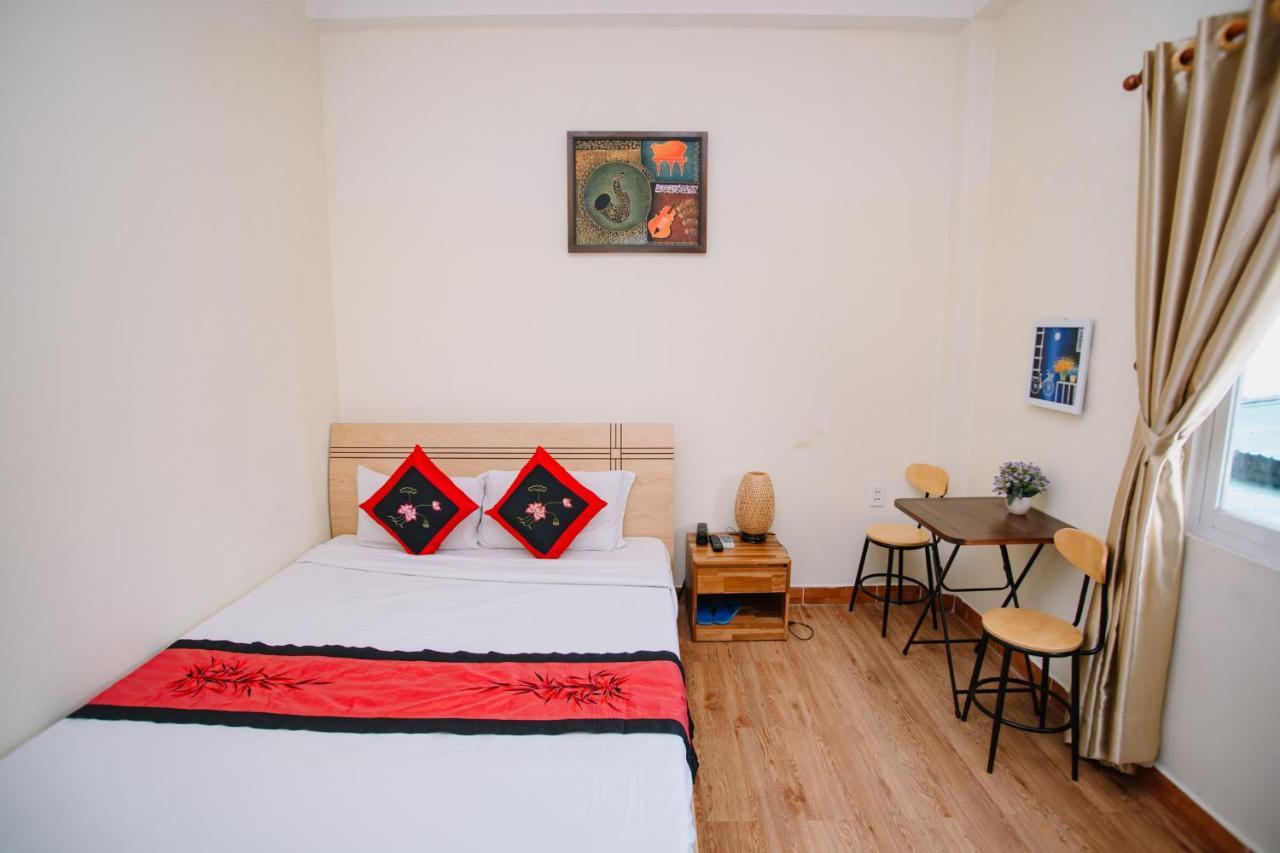 Canary Saigon Khách sạn 2*